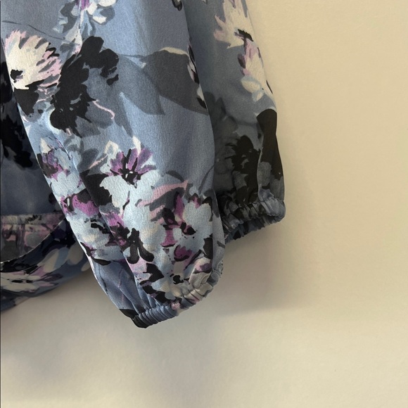 RT: $80 INC International Concepts surplice long sleeve Blouse Blue Floral Sz 1X - Picture 2 of 11